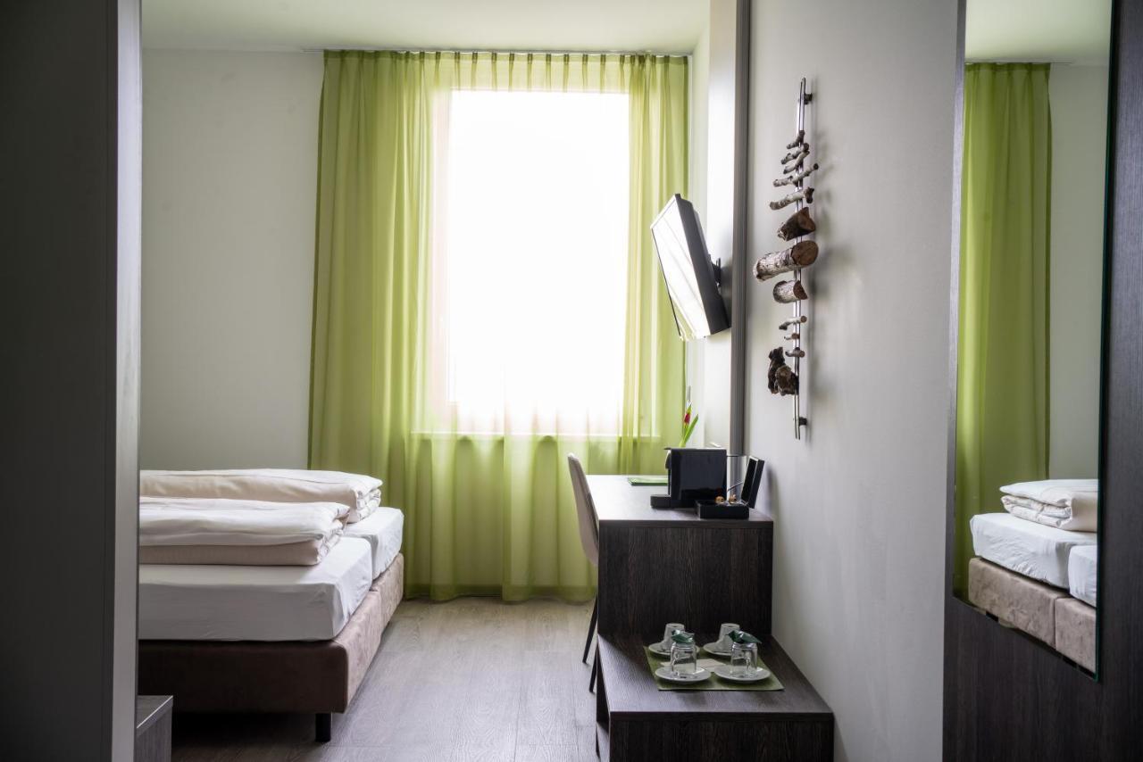 Eee Hotel Graz Pirka エクステリア 写真