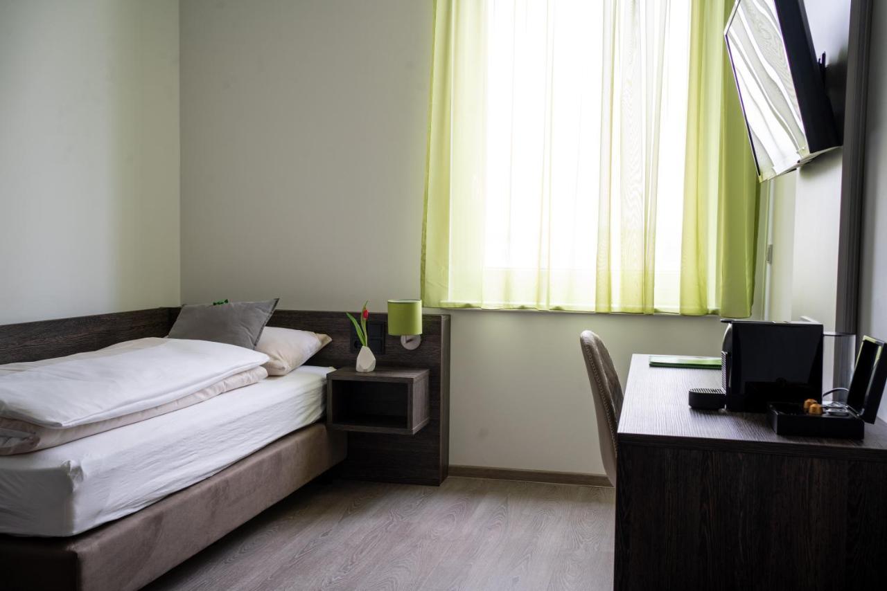 Eee Hotel Graz Pirka エクステリア 写真
