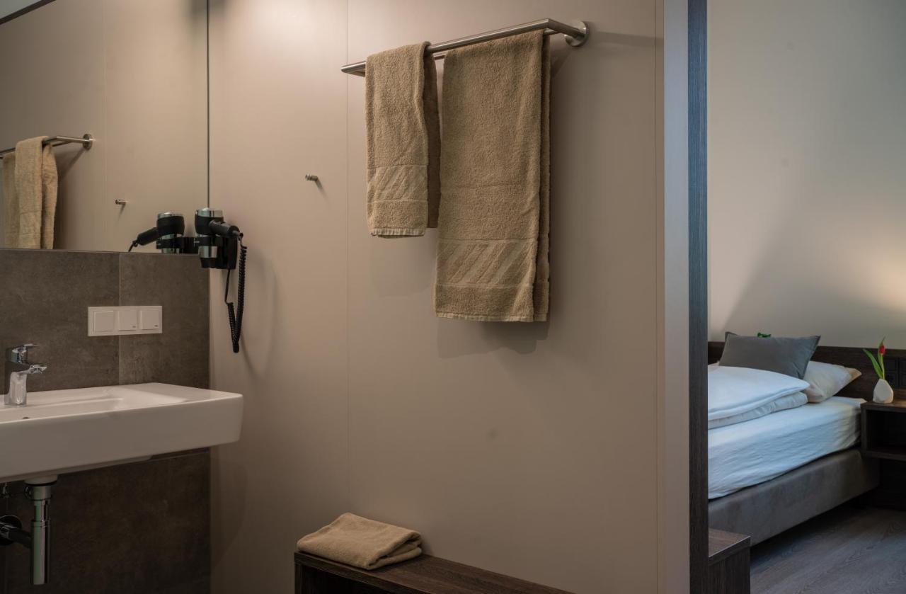 Eee Hotel Graz Pirka エクステリア 写真